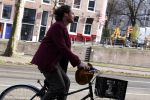 Amsterdam 15 februari 2022
Edwin Oudshoorn met hoed op de fiets in Amsterdam