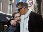 Amsterdam 26 februari 2022
Emile Ratelband met zijn dochter op de pc hooftstraat