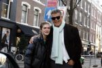 Amsterdam 26 februari 2022
Emile Ratelband met zijn dochter op de pc hooftstraat