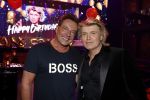 Amsterdam 22 februari 2022
Hans Klok viert zijn 53e verjaardag in the Harbour Club. Later op de avond vraagt hij zijn partner Dann v Ling ten huwelijk. Gerard Joling