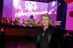Amsterdam 22 februari 2022
Hans Klok viert zijn 53e verjaardag in the Harbour Club. Later op de avond vraagt hij zijn partner Dann v Ling ten huwelijk.