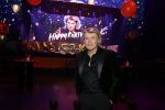Amsterdam 22 februari 2022
Hans Klok viert zijn 53e verjaardag in the Harbour Club. Later op de avond vraagt hij zijn partner Dann v Ling ten huwelijk.