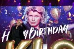 Amsterdam 22 februari 2022
Hans Klok viert zijn 53e verjaardag in the Harbour Club. Later op de avond vraagt hij zijn partner Dann v Ling ten huwelijk.