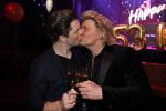 Amsterdam 22 februari 2022
Hans Klok viert zijn 53e verjaardag in the Harbour Club. Later op de avond vraagt hij zijn partner Dann v Ling ten huwelijk.