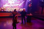Amsterdam 22 februari 2022
Hans Klok viert zijn 53e verjaardag in the Harbour Club. Later op de avond vraagt hij zijn partner Dann v Ling ten huwelijk. Hans Klok met de dochter van Nathalie de Hoop