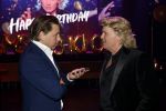 Amsterdam 22 februari 2022
Hans Klok viert zijn 53e verjaardag in the Harbour Club. Later op de avond vraagt hij zijn partner Dann v Ling ten huwelijk. Hans Klok en Matthijs Albers