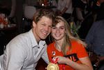 Schiphol 21 februari 2022
De olympische sporters en medaille winnaars komen terug uit Peking en worden gehuldigd in het Hilton Hotel. Irene Schouten met partner vriend Verloofde Dirkjan Mak
