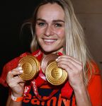 Schiphol 21 februari 2022
De olympische sporters en medaille winnaars komen terug uit Peking en worden gehuldigd in het Hilton Hotel. Irene Schouten