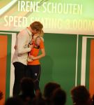 Schiphol 21 februari 2022
De olympische sporters en medaille winnaars komen terug uit Peking en worden gehuldigd in het Hilton Hotel. Irene Schouten met partner vriend Verloofde Dirkjan Mak