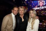 Amsterdam 22 februari 2022
Hans Klok viert zijn 53e verjaardag in the Harbour Club. Later op de avond vraagt hij zijn partner Dann v Ling ten huwelijk. Joost Verhoeven met partner Bo Yael