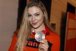 Schiphol 21 februari 2022
De olympische sporters en medaille winnaars komen terug uit Peking en worden gehuldigd in het Hilton Hotel. Jutta v Leerdam en vriendinnen