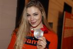 Schiphol 21 februari 2022
De olympische sporters en medaille winnaars komen terug uit Peking en worden gehuldigd in het Hilton Hotel. Jutta v Leerdam en vriendinnen