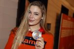 Schiphol 21 februari 2022
De olympische sporters en medaille winnaars komen terug uit Peking en worden gehuldigd in het Hilton Hotel. Jutta v Leerdam en vriendinnen