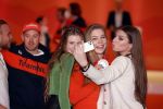 Schiphol 21 februari 2022
De olympische sporters en medaille winnaars komen terug uit Peking en worden gehuldigd in het Hilton Hotel. Jutta v Leerdam en vriendinnen