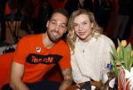 Schiphol 21 februari 2022
De olympische sporters en medaille winnaars komen terug uit Peking en worden gehuldigd in het Hilton Hotel. Kjeld Nuis met zijn vriendin Joy Beune