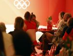 Schiphol 21 februari 2022
De olympische sporters en medaille winnaars komen terug uit Peking en worden gehuldigd in het Hilton Hotel. Kjeld Nuis met zijn zoontje