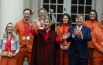Den Haag 22 februari 2022
De nederlandse medaille winnaars zijn te gast bij Koning Willem Alexander en Koningin Maxima op paleis Noordeinde. Aanwezig oa Irene Schouten Suzanne Schulting Ireen Wust Thomas Krol Antoinette de Jong Marijke Groenewoud Selma Poutsma Yara v kerkhof Xandra Velzeboer Kimberley Bos Patrick Roest en Kjeld Nuis