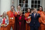 Den Haag 22 februari 2022
De nederlandse medaille winnaars zijn te gast bij Koning Willem Alexander en Koningin Maxima op paleis Noordeinde. Aanwezig oa Irene Schouten Suzanne Schulting Ireen Wust Thomas Krol Antoinette de Jong Marijke Groenewoud Selma Poutsma Yara v kerkhof Xandra Velzeboer Kimberley Bos Patrick Roest en Kjeld Nuis