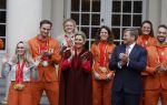 Den Haag 22 februari 2022
De nederlandse medaille winnaars zijn te gast bij Koning Willem Alexander en Koningin Maxima op paleis Noordeinde. Aanwezig oa Irene Schouten Suzanne Schulting Ireen Wust Thomas Krol Antoinette de Jong Marijke Groenewoud Selma Poutsma Yara v kerkhof Xandra Velzeboer Kimberley Bos Patrick Roest en Kjeld Nuis