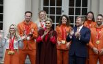 Den Haag 22 februari 2022
De nederlandse medaille winnaars zijn te gast bij Koning Willem Alexander en Koningin Maxima op paleis Noordeinde. Aanwezig oa Irene Schouten Suzanne Schulting Ireen Wust Thomas Krol Antoinette de Jong Marijke Groenewoud Selma Poutsma Yara v kerkhof Xandra Velzeboer Kimberley Bos Patrick Roest en Kjeld Nuis