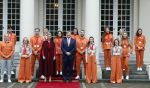 Den Haag 22 februari 2022
De nederlandse medaille winnaars zijn te gast bij Koning Willem Alexander en Koningin Maxima op paleis Noordeinde. Aanwezig oa Irene Schouten Suzanne Schulting Ireen Wust Thomas Krol Antoinette de Jong Marijke Groenewoud Selma Poutsma Yara v kerkhof Xandra Velzeboer Kimberley Bos Patrick Roest en Kjeld Nuis