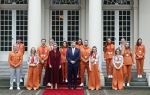 Den Haag 22 februari 2022
De nederlandse medaille winnaars zijn te gast bij Koning Willem Alexander en Koningin Maxima op paleis Noordeinde. Aanwezig oa Irene Schouten Suzanne Schulting Ireen Wust Thomas Krol Antoinette de Jong Marijke Groenewoud Selma Poutsma Yara v kerkhof Xandra Velzeboer Kimberley Bos Patrick Roest en Kjeld Nuis