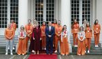 Den Haag 22 februari 2022
De nederlandse medaille winnaars zijn te gast bij Koning Willem Alexander en Koningin Maxima op paleis Noordeinde. Aanwezig oa Irene Schouten Suzanne Schulting Ireen Wust Thomas Krol Antoinette de Jong Marijke Groenewoud Selma Poutsma Yara v kerkhof Xandra Velzeboer Kimberley Bos Patrick Roest en Kjeld Nuis