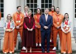 Den Haag 22 februari 2022
De nederlandse medaille winnaars zijn te gast bij Koning Willem Alexander en Koningin Maxima op paleis Noordeinde. Aanwezig oa Irene Schouten Suzanne Schulting Ireen Wust Thomas Krol Antoinette de Jong Marijke Groenewoud Selma Poutsma Yara v kerkhof Xandra Velzeboer Kimberley Bos Patrick Roest en Kjeld Nuis