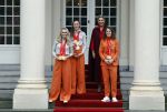 Den Haag 22 februari 2022
De nederlandse medaille winnaars zijn te gast bij Koning Willem Alexander en Koningin Maxima op paleis Noordeinde. Aanwezig oa Irene Schouten Suzanne Schulting Ireen Wust Thomas Krol Antoinette de Jong Marijke Groenewoud Selma Poutsma Yara v kerkhof Xandra Velzeboer Kimberley Bos Patrick Roest en Kjeld Nuis