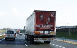 25 februari 2022
Q music reclame achetr op vrachtwagen met Mattie& Marieke