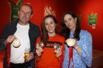 Schiphol 21 februari 2022
De olympische sporters en medaille winnaars komen terug uit Peking en worden gehuldigd in het Hilton Hotel. Suzanne Schulting met ouders