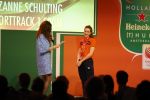Schiphol 21 februari 2022
De olympische sporters en medaille winnaars komen terug uit Peking en worden gehuldigd in het Hilton Hotel. Suzanne Schulting met moeder