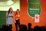 Schiphol 21 februari 2022
De olympische sporters en medaille winnaars komen terug uit Peking en worden gehuldigd in het Hilton Hotel. Suzanne Schulting met moeder