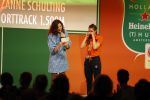 Schiphol 21 februari 2022
De olympische sporters en medaille winnaars komen terug uit Peking en worden gehuldigd in het Hilton Hotel. Suzanne Schulting met moeder