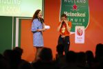 Schiphol 21 februari 2022
De olympische sporters en medaille winnaars komen terug uit Peking en worden gehuldigd in het Hilton Hotel. Suzanne Schulting met moeder