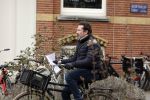 Amsterdam 8 maart 2023
Jacob Derwig leert zijn teksten terwijl hij door Amsterdam zuid fietst