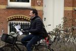 Amsterdam 8 maart 2023
Jacob Derwig leert zijn teksten terwijl hij door Amsterdam zuid fietst