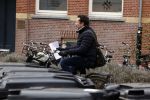 Amsterdam 8 maart 2023
Jacob Derwig leert zijn teksten terwijl hij door Amsterdam zuid fietst