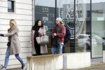 Wilnis 16 februari 2023
Andre Hazes krijgt de sleutel van zijn nieuwe huis nadat hij bij de Notaris is geweest.
Zij PAen neef Djarno waren er ook bij .