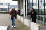 Wilnis 16 februari 2023
Andre Hazes krijgt de sleutel van zijn nieuwe huis nadat hij bij de Notaris is geweest.
Zij PAen neef Djarno waren er ook bij .