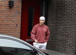 Wilnis 16 februari 2023
Andre Hazes krijgt de sleutel van zijn nieuwe huis nadat hij bij de Notaris is geweest.
Zij PAen neef Djarno waren er ook bij .