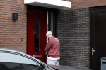 Wilnis 16 februari 2023
Andre Hazes krijgt de sleutel van zijn nieuwe huis nadat hij bij de Notaris is geweest.
Zij PAen neef Djarno waren er ook bij .