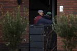 Wilnis 16 februari 2023
Andre Hazes krijgt de sleutel van zijn nieuwe huis nadat hij bij de Notaris is geweest.
Zij PAen neef Djarno waren er ook bij .
