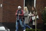 Wilnis 16 februari 2023
Andre Hazes krijgt de sleutel van zijn nieuwe huis nadat hij bij de Notaris is geweest.
Zij PAen neef Djarno waren er ook bij .