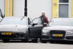 Wilnis 16 februari 2023
Andre Hazes krijgt de sleutel van zijn nieuwe huis nadat hij bij de Notaris is geweest.
Zij PAen neef Djarno waren er ook bij .
