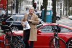 Amsterdam 4 maart 2023
Bram Moszkowicz doet boodschappen in Amsterdam zuid