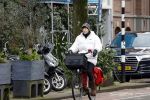 Amsterdam, 13 maart 2023
Chazia Mourali op de fiets in Amsterdam