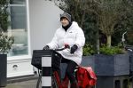 Amsterdam, 13 maart 2023
Chazia Mourali op de fiets in Amsterdam
