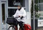 Amsterdam, 13 maart 2023
Chazia Mourali op de fiets in Amsterdam