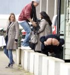 Wilnis 16 februari 2023
Andre Hazes krijgt de sleutel van zijn nieuwe huis nadat hij bij de Notaris is geweest.
Zij PAen neef Djarno waren er ook bij .
Djarno Hofland in blote kont en Andre Hazes
